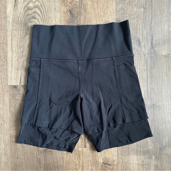 Athleta Mesh Me Up 8” Bike Short Black - Size Small - Picture 3 of 8